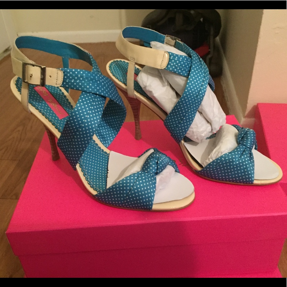 Never worn aqua Betsey Johnson heels
